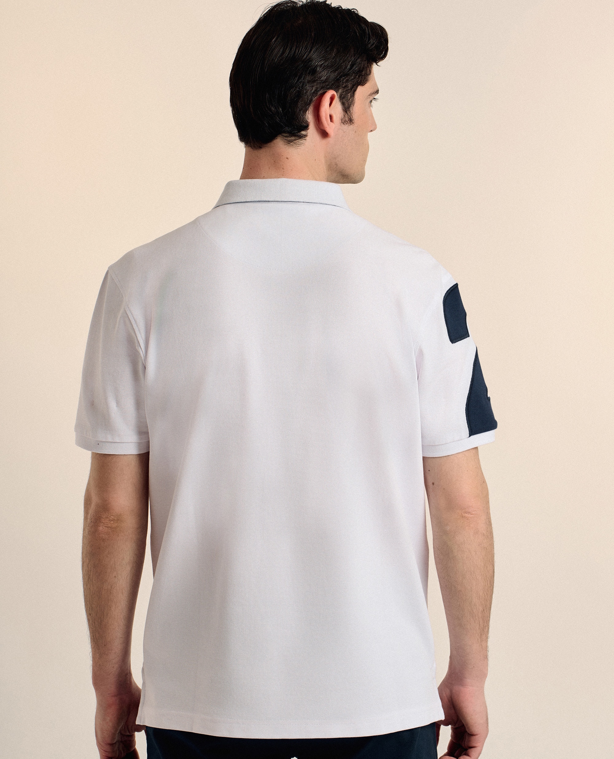Polo de Piqué Corte Classic de Manga Curta Branco-2
