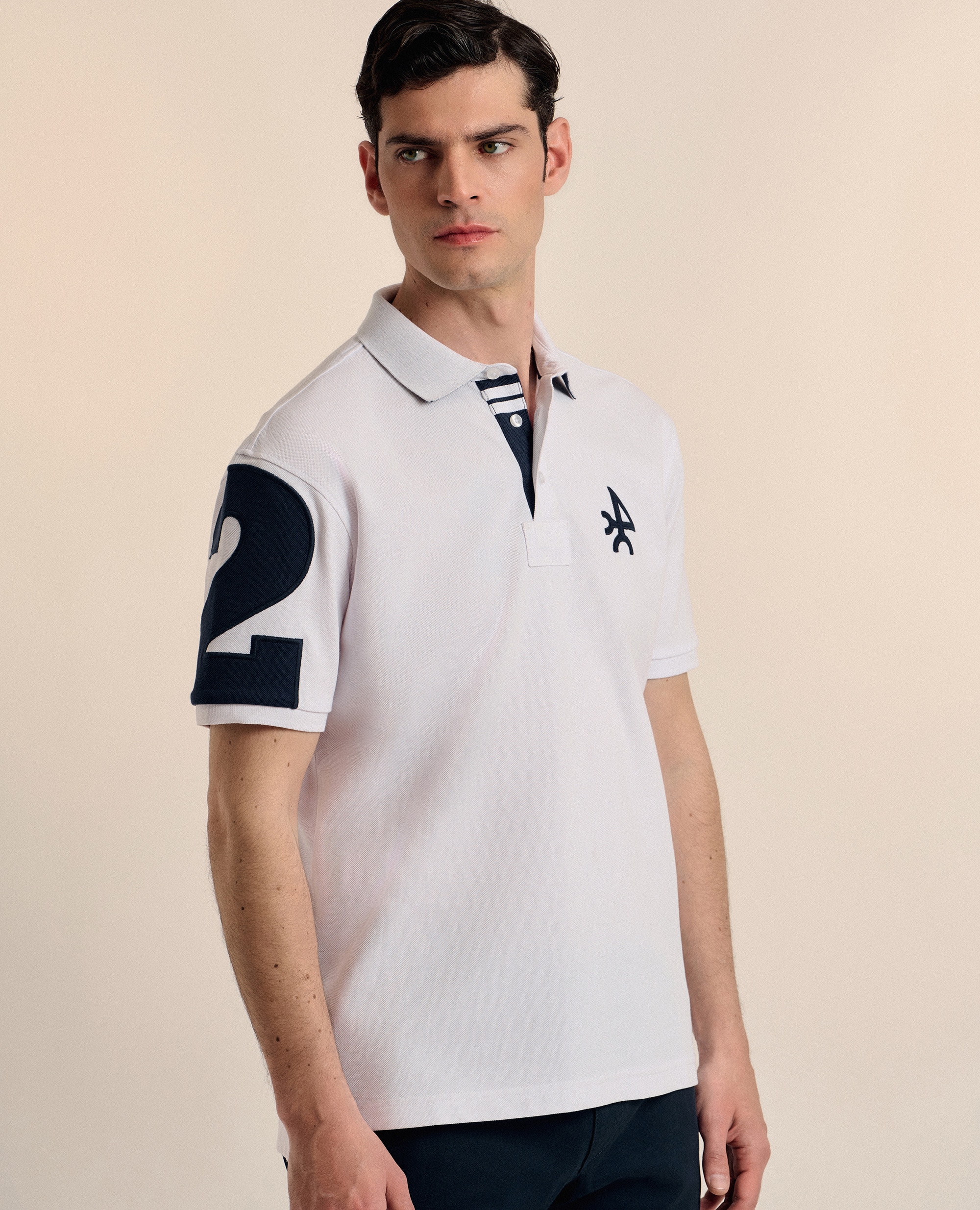 Polo de Piqué Corte Classic de Manga Curta Branco-5