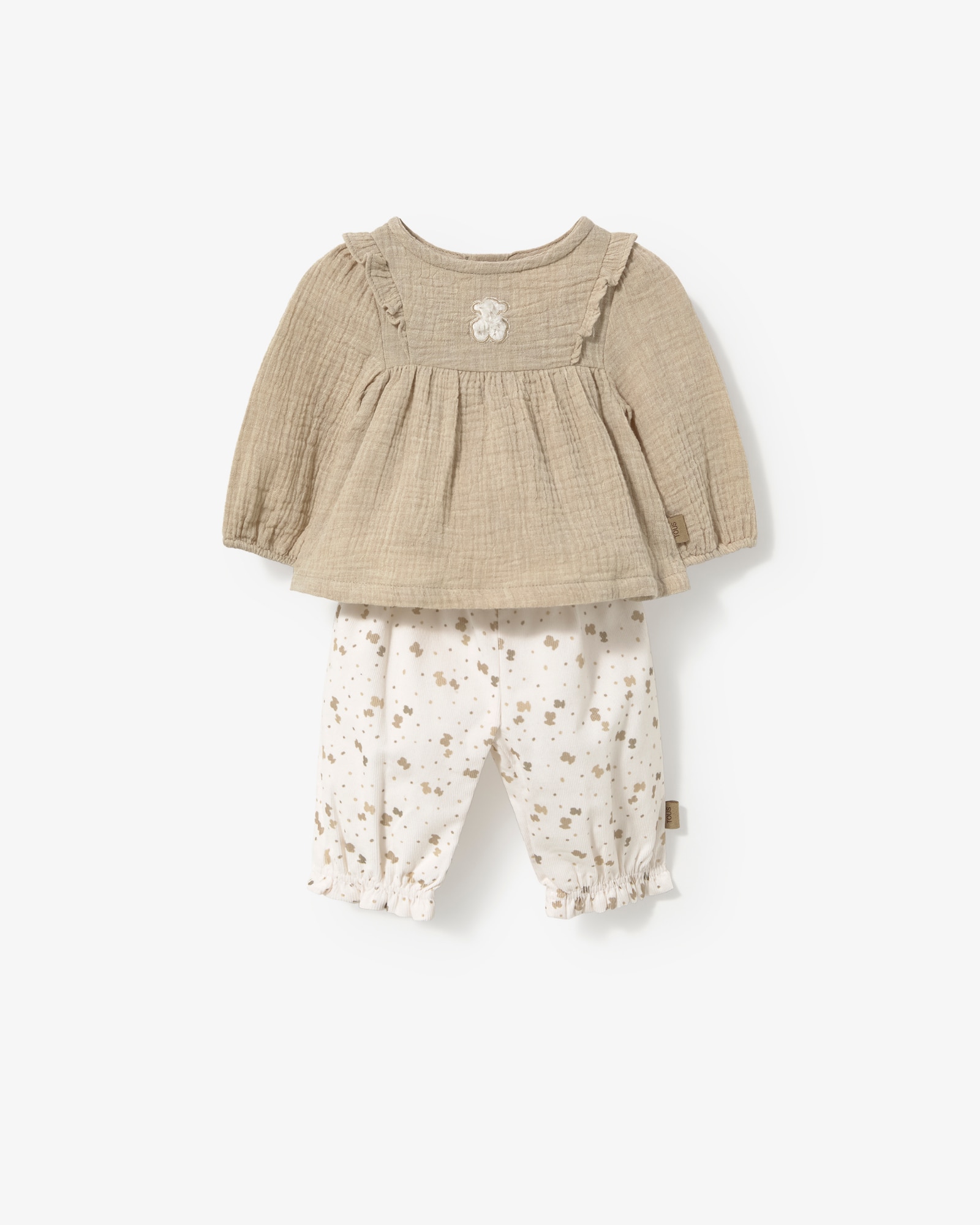 Imagem 0 de Conjunto Infantil com T-shirt e Jardineira com Folhos Estampado com Ursos