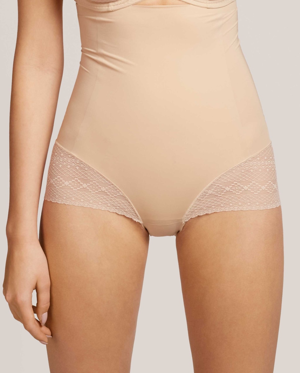 Imagem 0 de Cueca Super Alta Modeladora com Efeito Ventre Plano