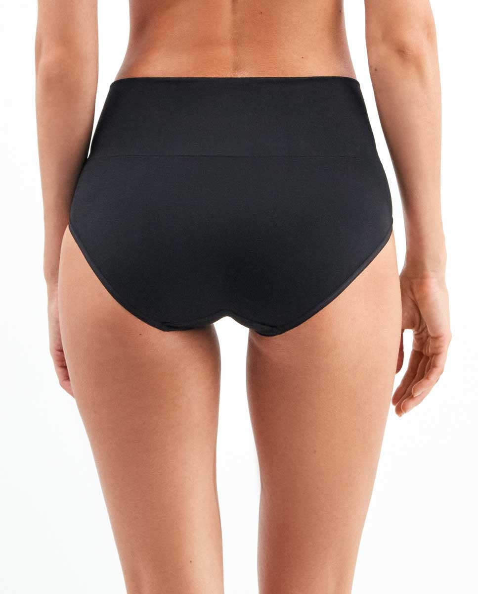 Cueca Alta sem Costura com Efeito Control Preto-3