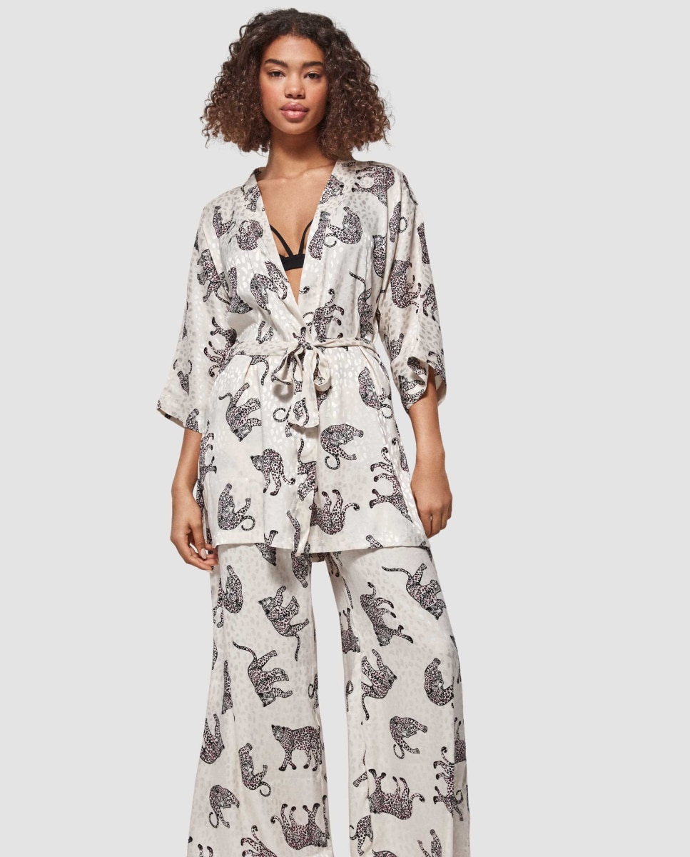 Bata Comprida com Estampado Jaguar Bege-2