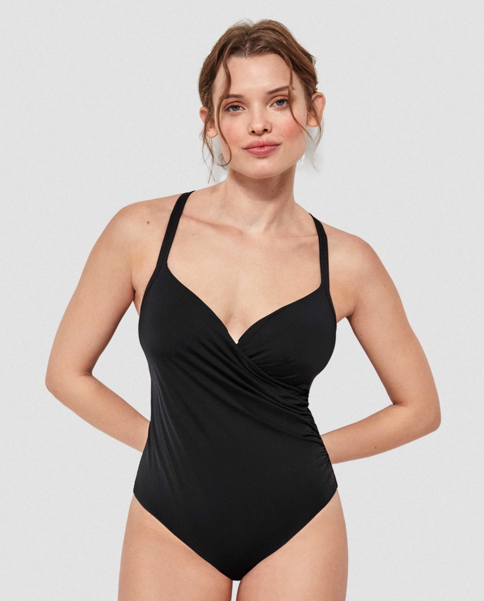 Fato de Banho Efeito Control e Plus Size com Aro e Foam Preto-3