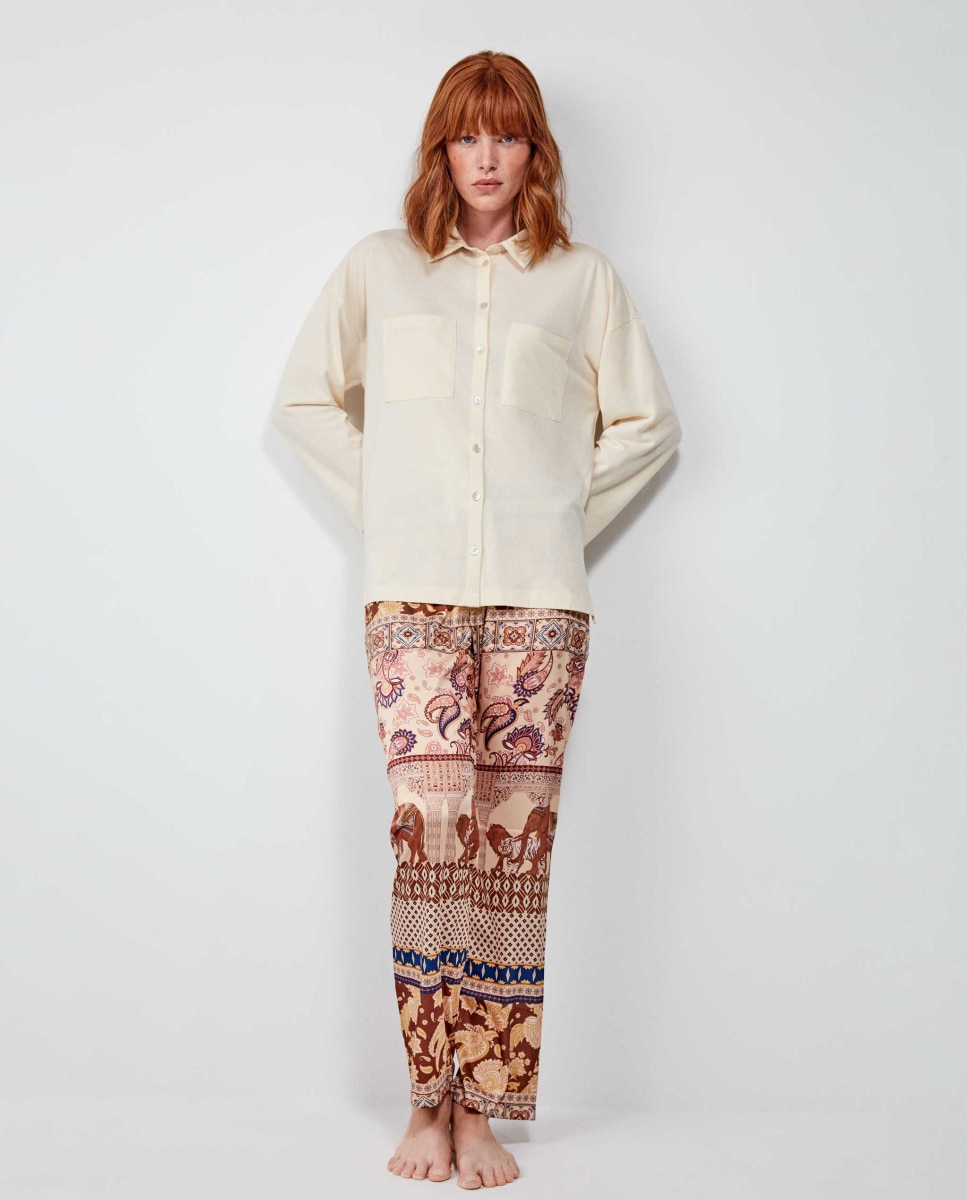 Pijama Comprido com Camisa de Malha e Calças em Cetim Bege / Castanho-1