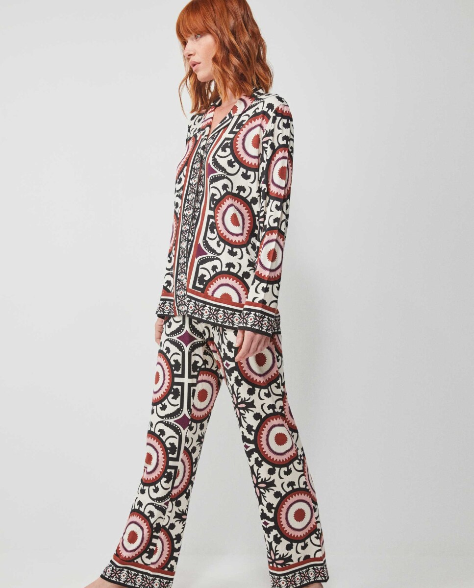 Pijama Tipo Camisa Comprido em Tecido Estampado Multicolor-2