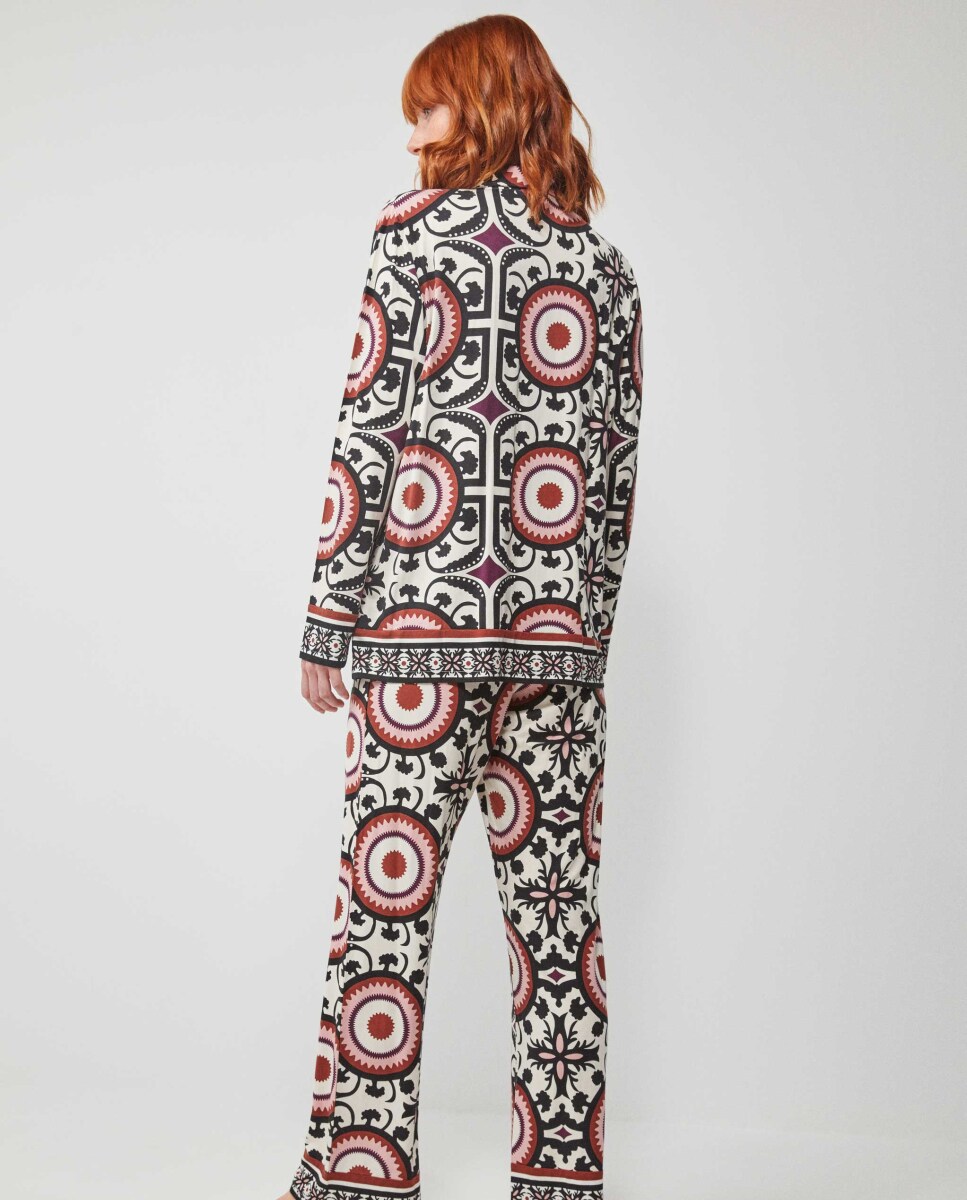 Pijama Tipo Camisa Comprido em Tecido Estampado Multicolor-4