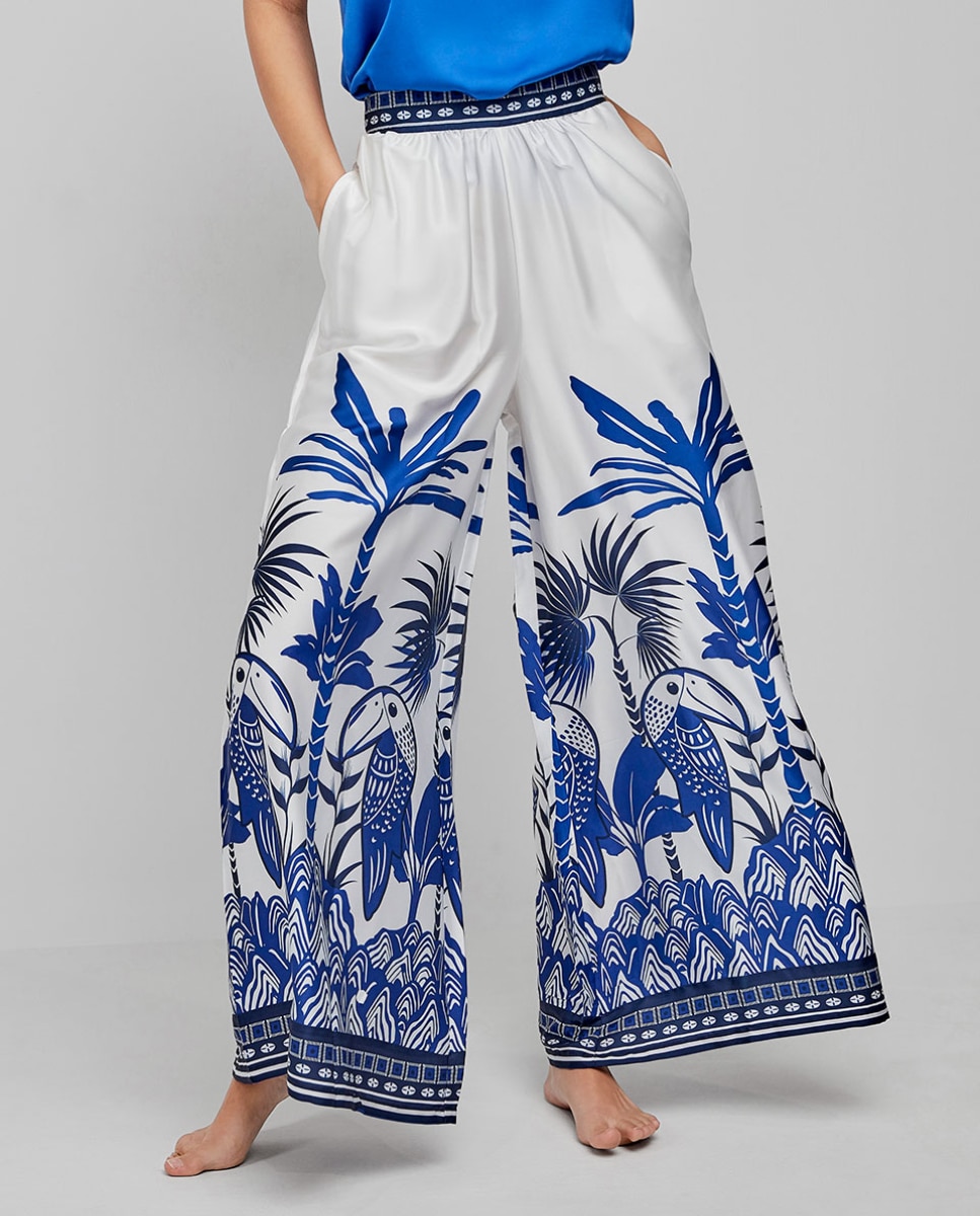 Calças Compridas e Largas em Tecido Acetinado e Estampado Branco / Azul-1