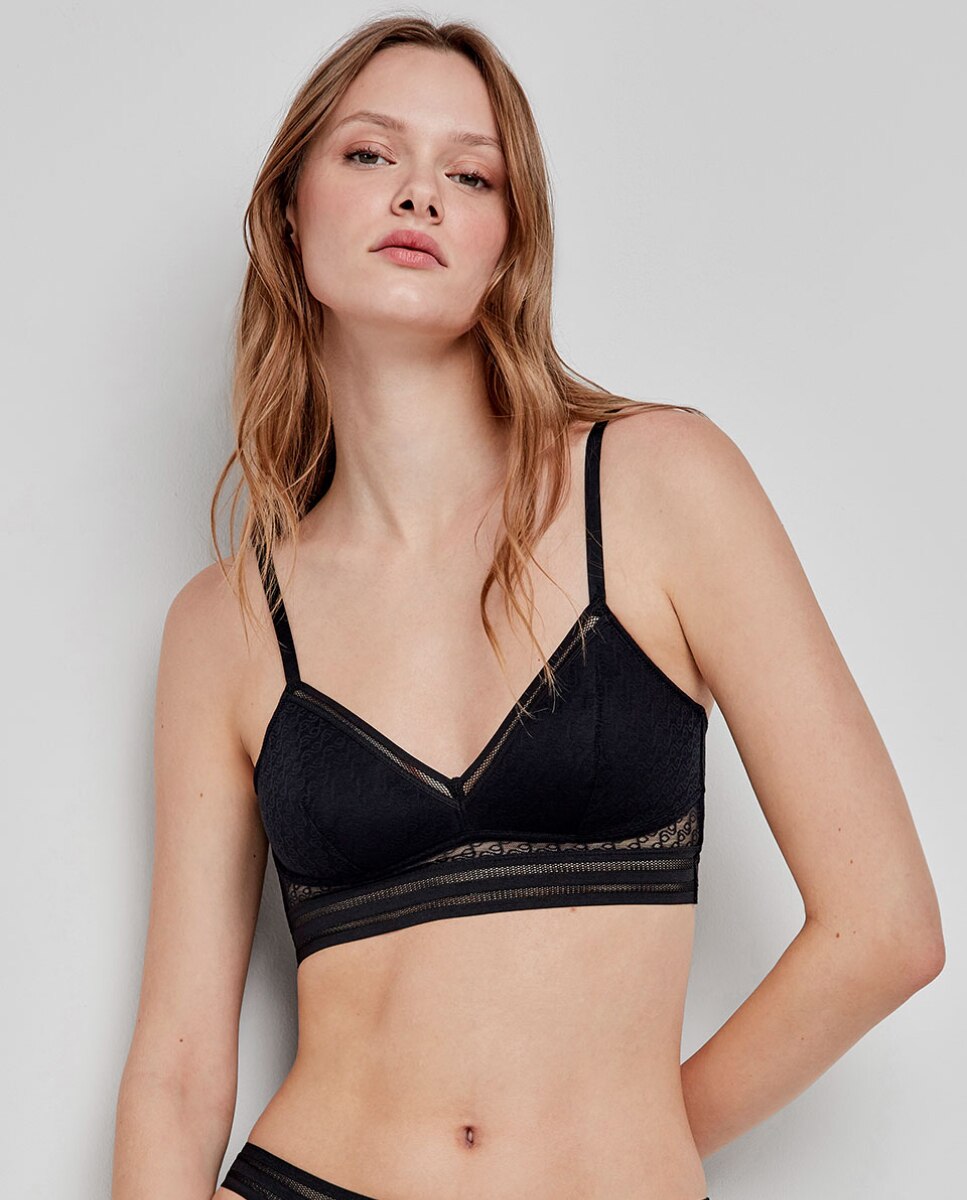 Imagem 0 de Soutien sem Aro e com Foam, de Costas Baixas e em Tecido de Renda