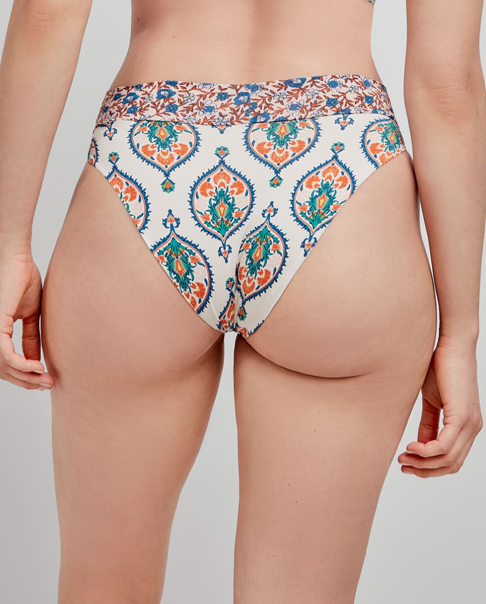 Cueca Biquíni Alta em Tecido Estampado Multicolor-4