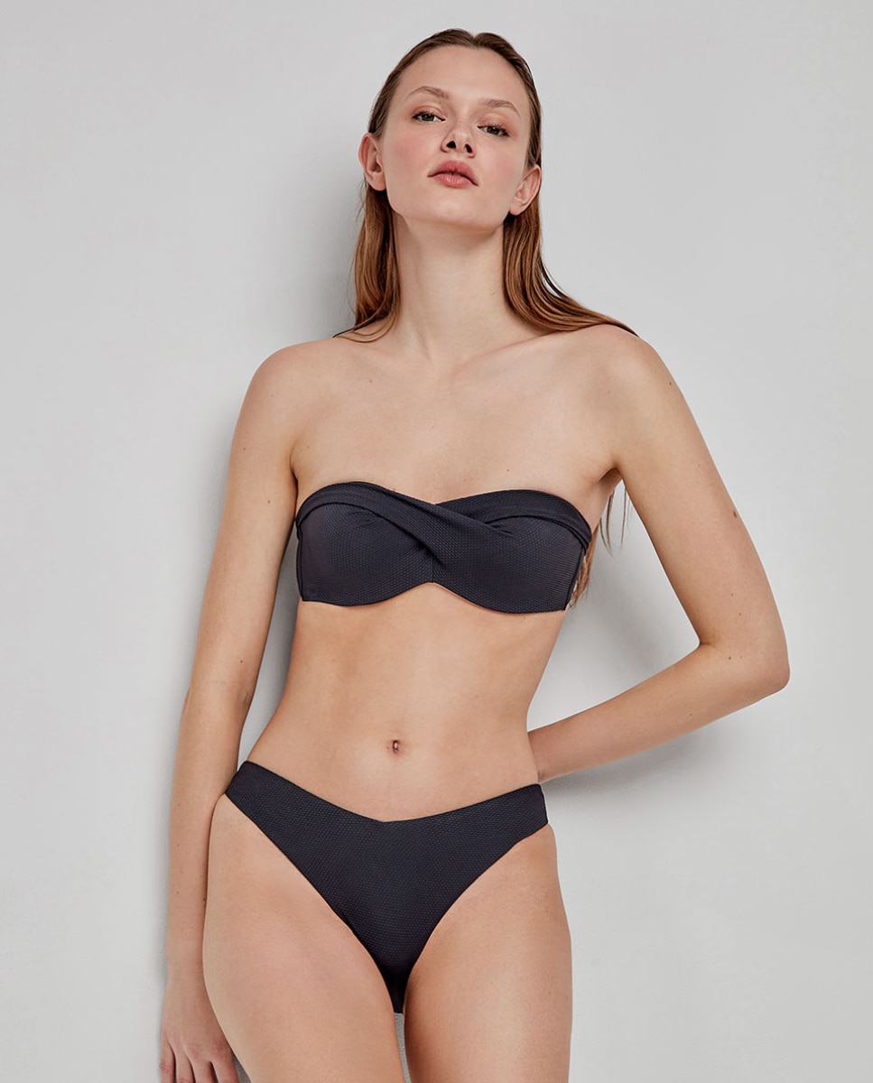 Top de Biquíni Bandeau com Aro e Foam Preto-3