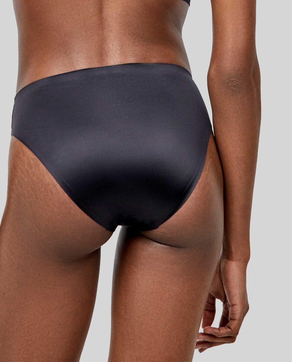 Cueca Clássica com Acabamentos Termofusionados Preto-3