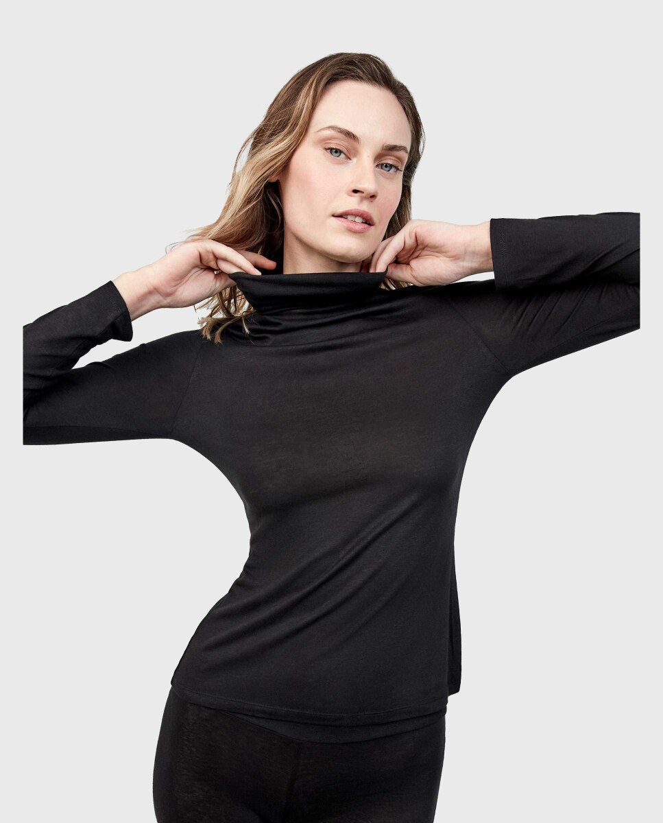T-shirt Térmica com Gola Alta Preto-2