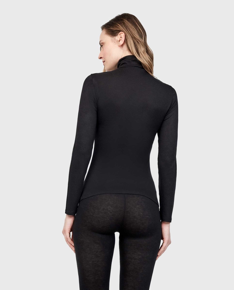 T-shirt Térmica com Gola Alta Preto-4