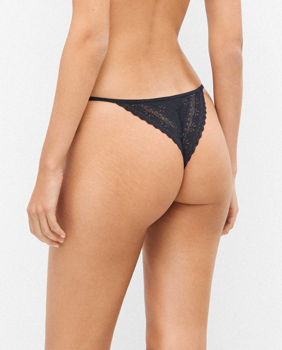 Cueca Brasileira em Tecido de Renda Preto-3