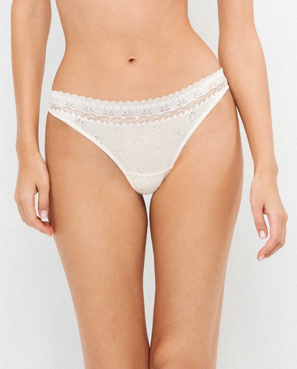 Imagem 0 de Cueca Clássica em Tecido de Renda