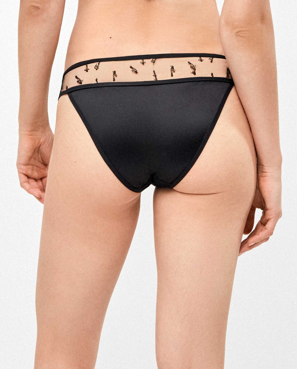 Cueca Clássica de Tule Bordado e Cetim Preto-3