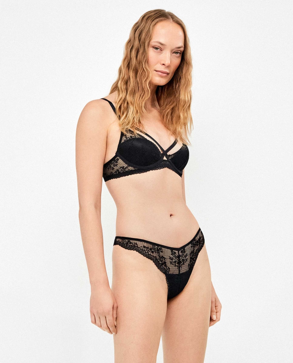 Cueca Brasileira de Renda com Tiras e Argolas Preto-2