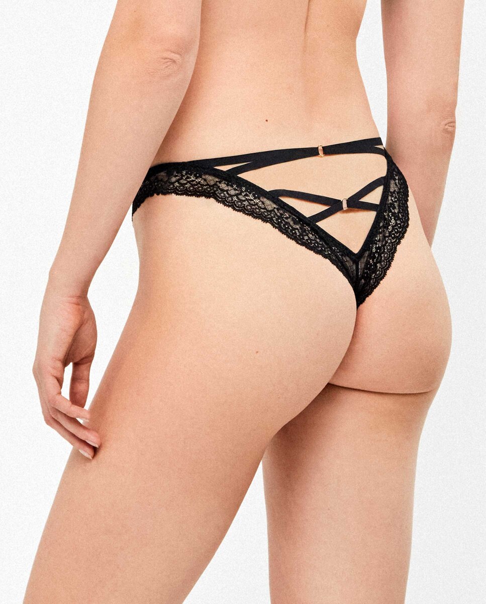 Cueca Brasileira de Renda com Tiras e Argolas Preto-3