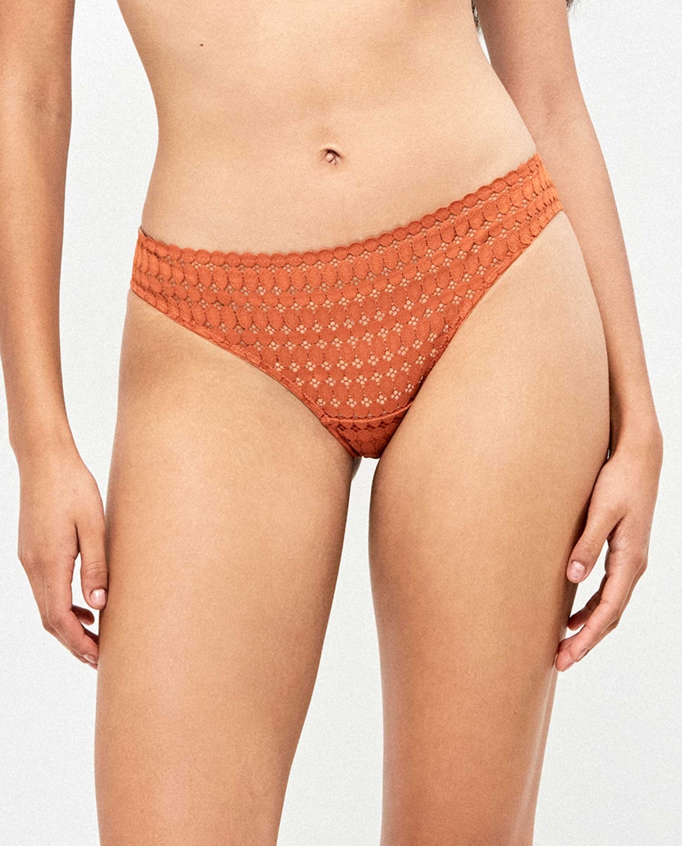 Imagem 0 de Gola Clássica de Renda Geométrica