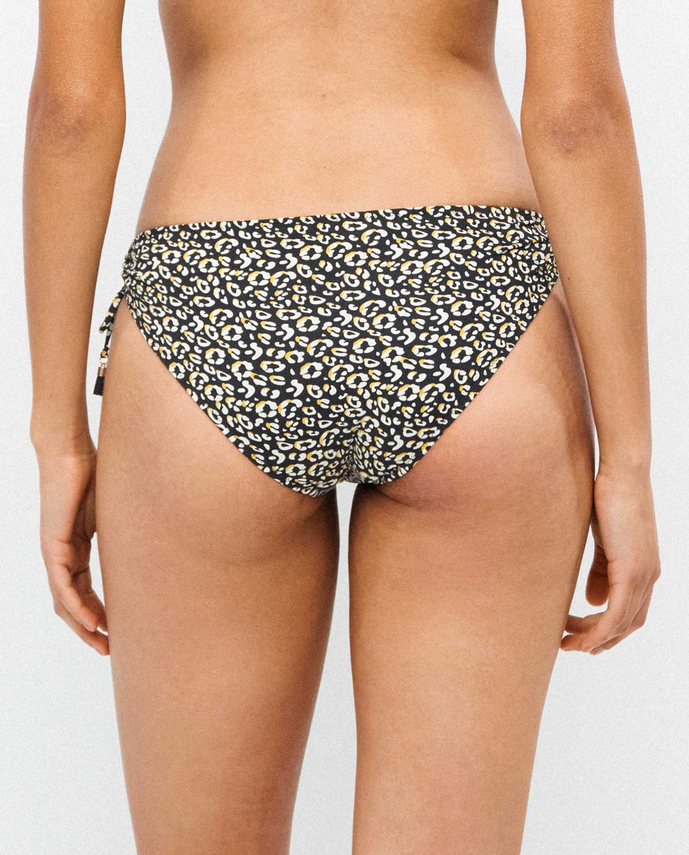 Cueca Biquíni Alta e Ajustável nas Laterais Multicolor-3