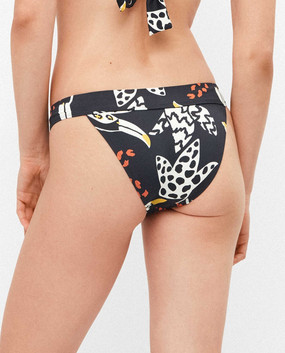 Cueca Biquíni Clássica com Corte V em Laterais Multicolor-3