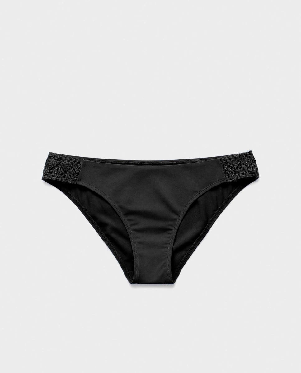 Cueca Biquíni Clássica com Renda nos Laterais Preto-5