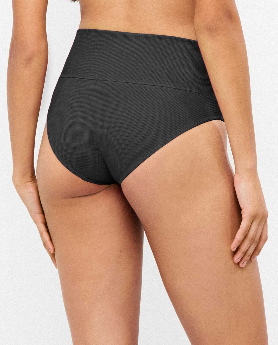 Cueca Biquíni Multiposições em Tecido Liso Preto-3