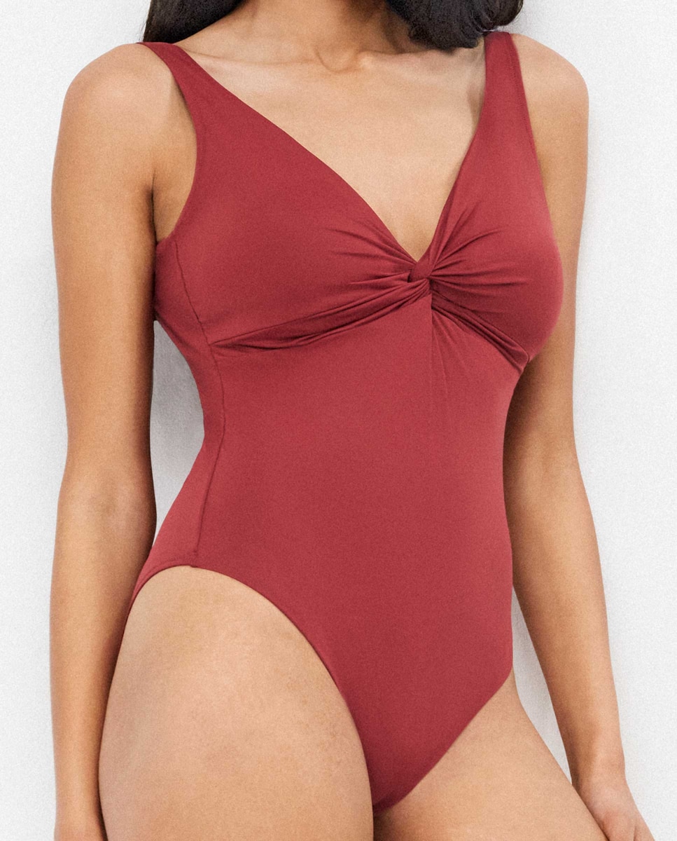 Fato de Banho Plus Size e Efeito Modelador sem Aro e com Copa Fixa Bordeaux-4
