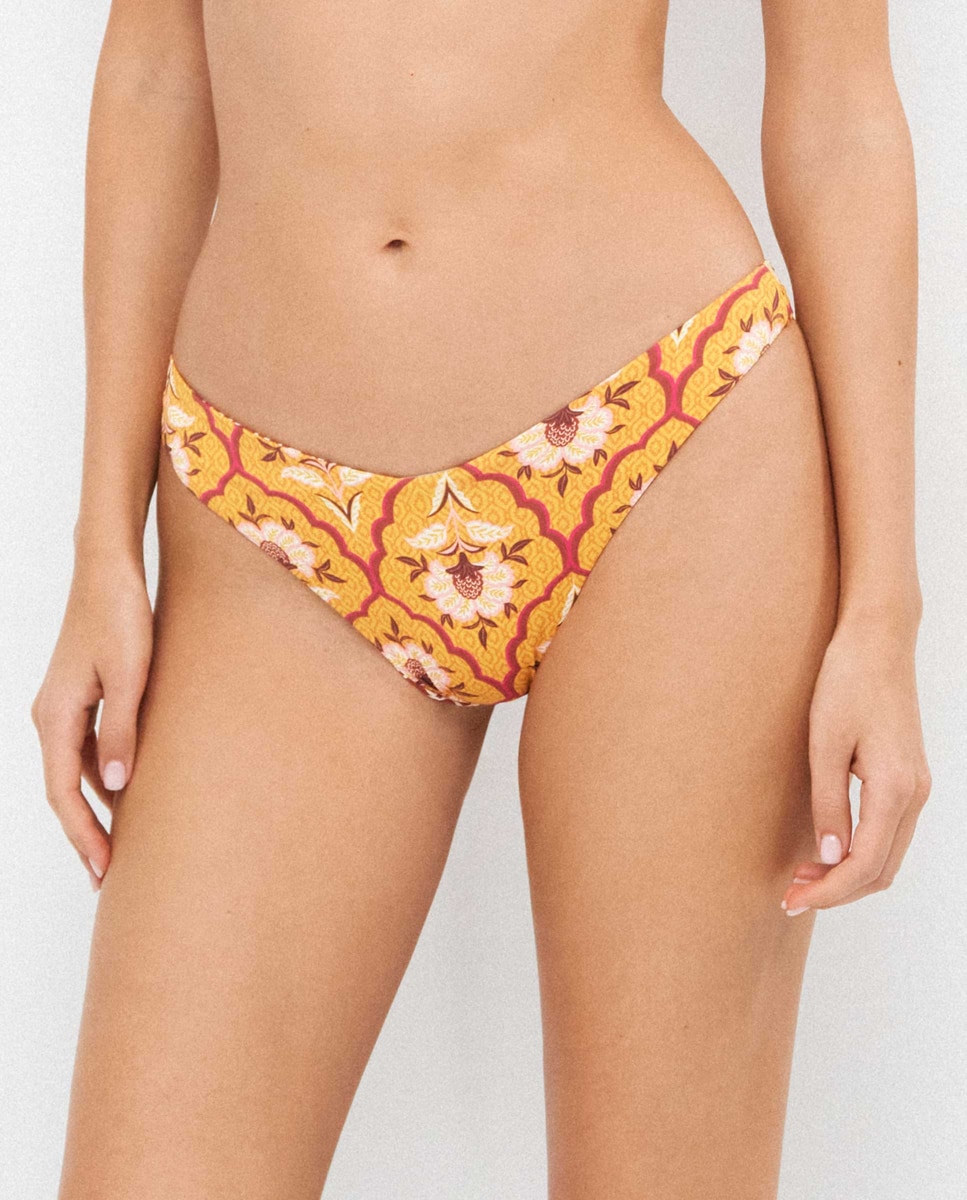 Imagem 0 de Cueca Biquíni Brasileira com Corte em V