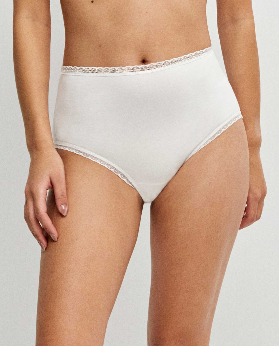 Imagem 0 de Cueca Alta com Algodão e Detalhe de Plumetti