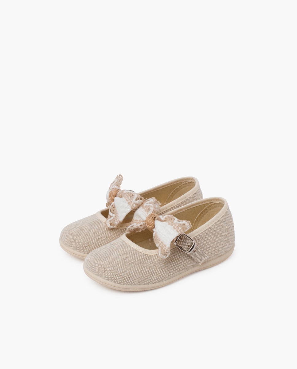 Sapatos de Presilha Infantil de Cerimónia com Laço e Renda Cru-3