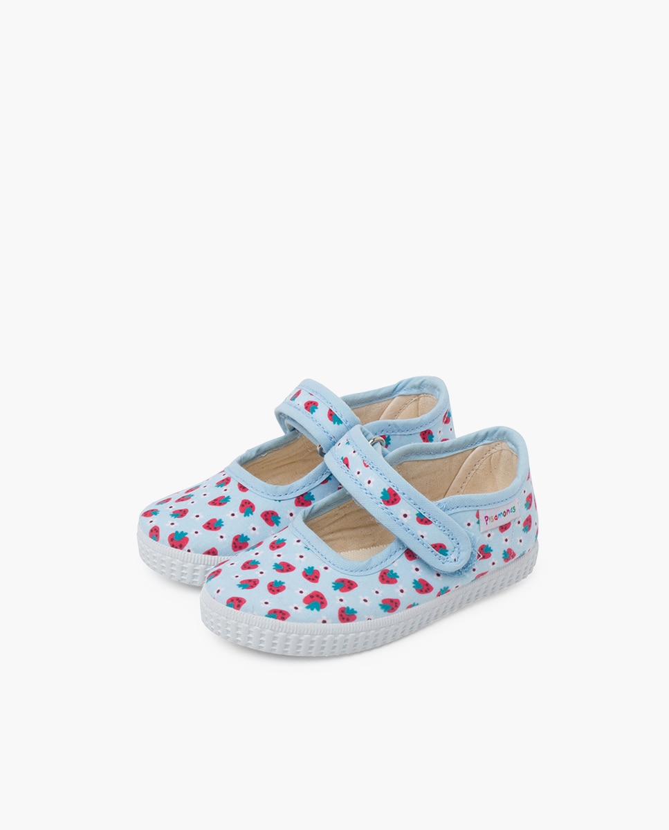 Merceditas Infantil com Estampado de Morangos e Velcro Pisamonas Celeste-3