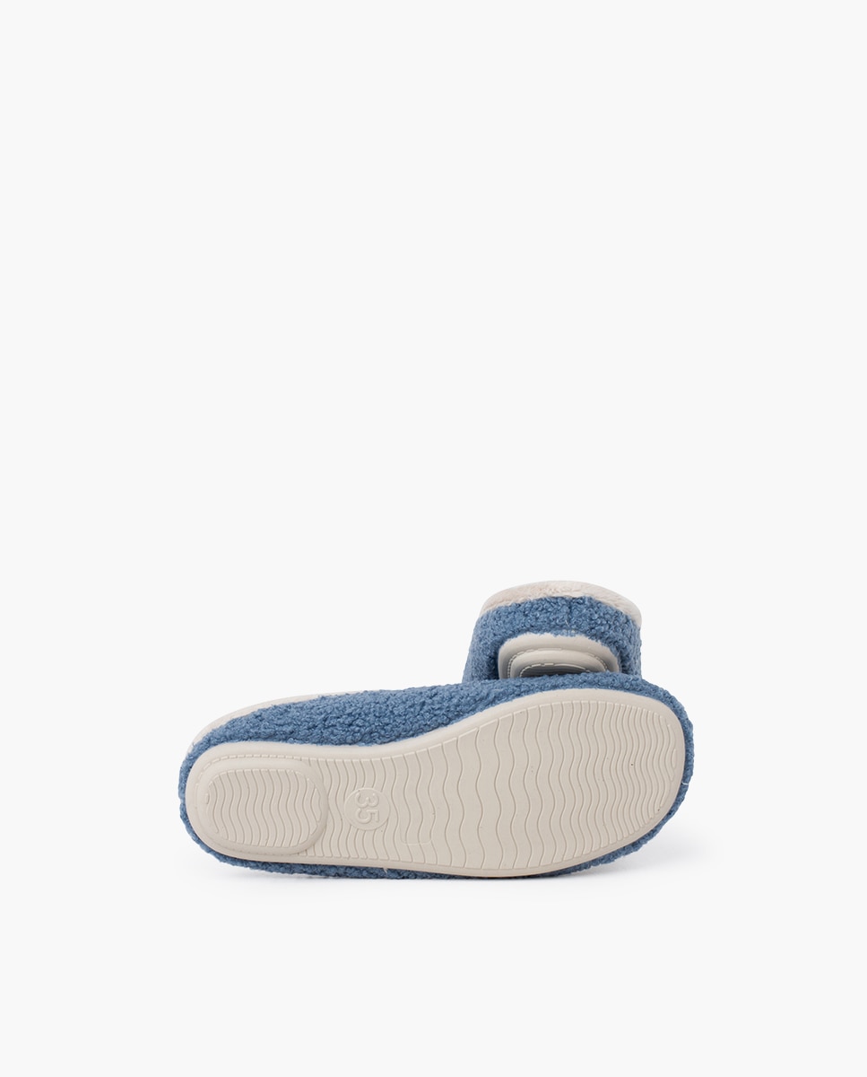 Pantufas Fechadas Infantil Casa Soca em Pelo de Ovelha Pisamonas Azul-claro-2