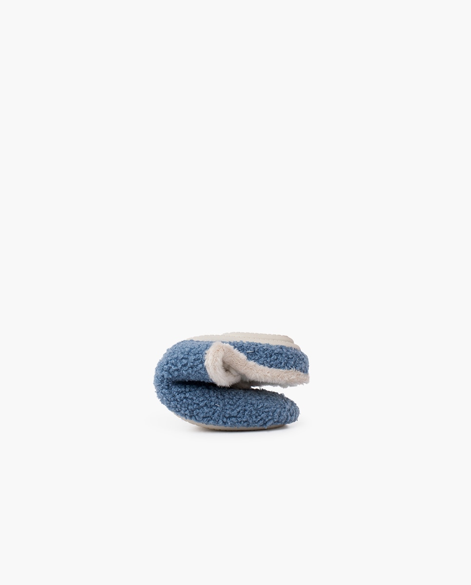 Pantufas Fechadas Infantil Casa Soca em Pelo de Ovelha Pisamonas Azul-claro-5