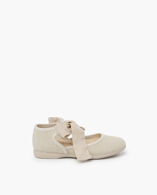 Imagem 0 de Sapatos com Decote e Laço no Tornozelo