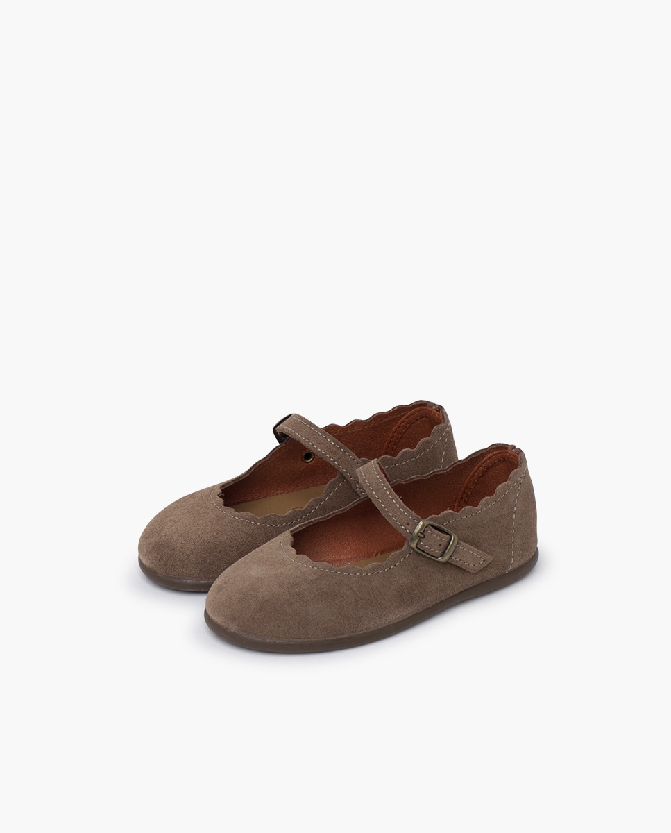 Sapatos de Presilha em Camurça com Ondas e Fivela Pisamonas Taupe-3