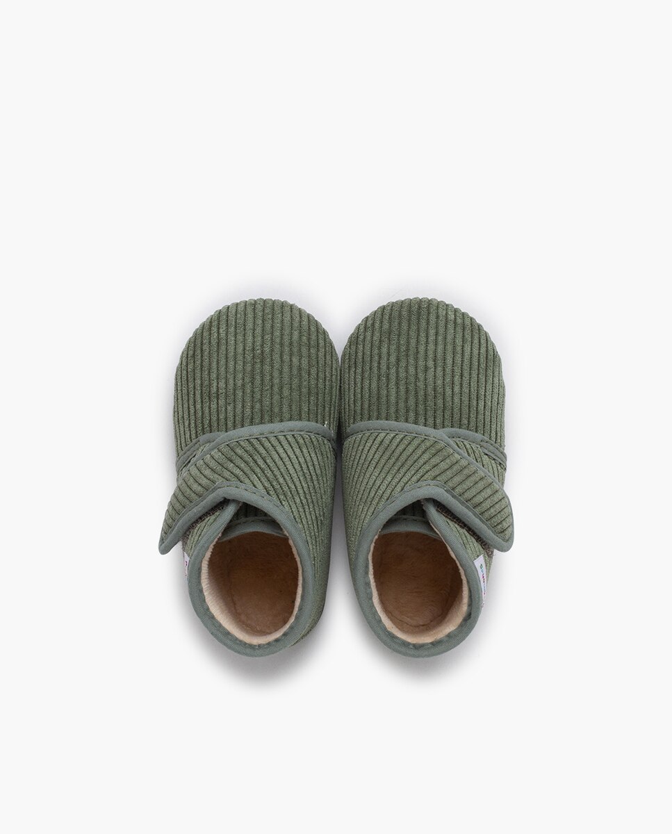 Pantufas Fechadas para Bebé Casa Bota de Bombazina Verde-4