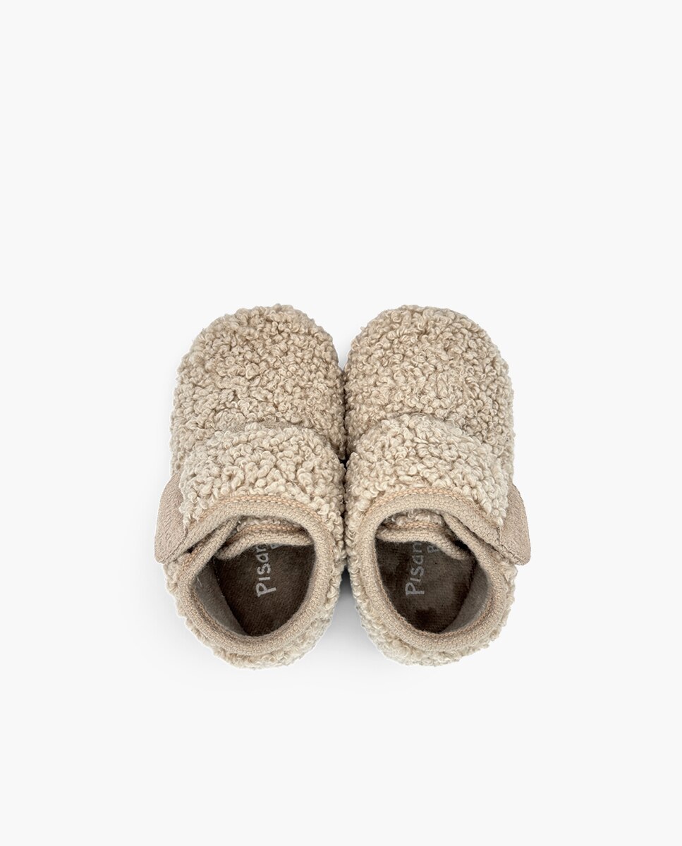 Pantufas Fechadas Infantil Casa Barefoot Efeito Pelo de Ovelha Bege-4