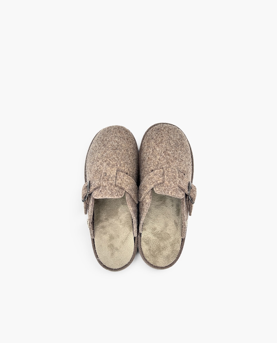 Pantufas Fechadas Infantil Casa de Feltro com Fivela Flexíveis Taupe-4