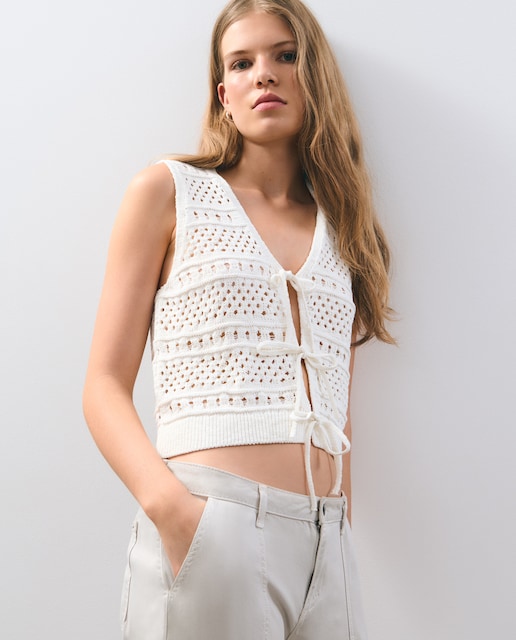 Imagem 0 de Colete Crochet com Laços
