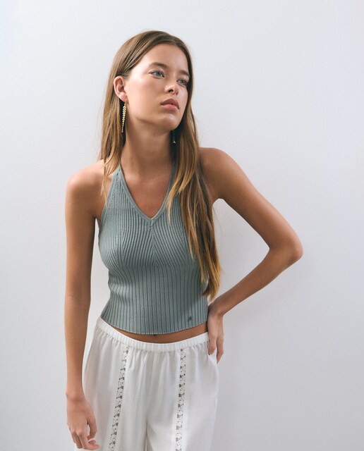 Imagem 0 de Top Básico com Gola Halter