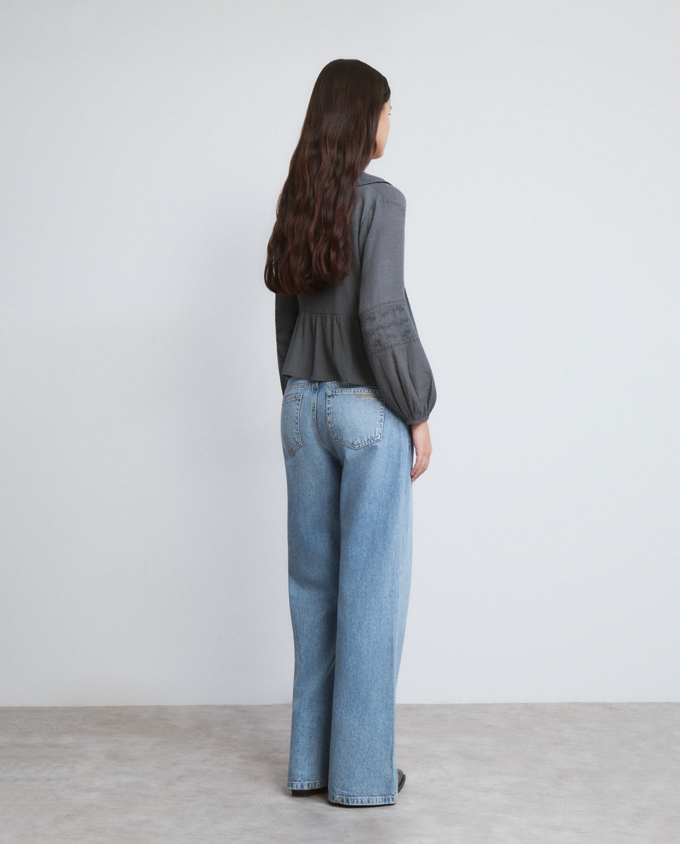 Jeans com Corte a Direito Básico Azul-claro-2