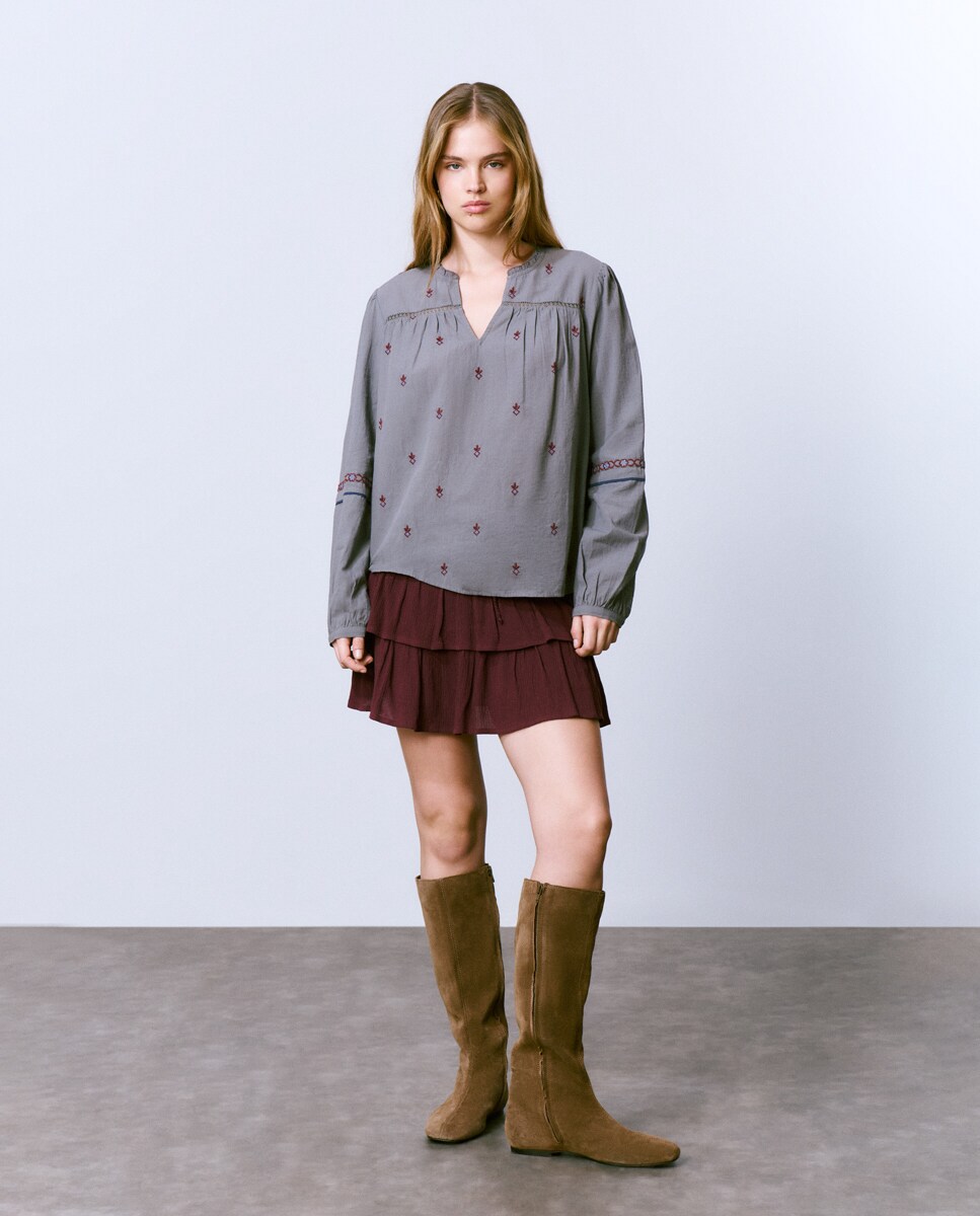Blusa com Bordados Cinzento-escuro-3