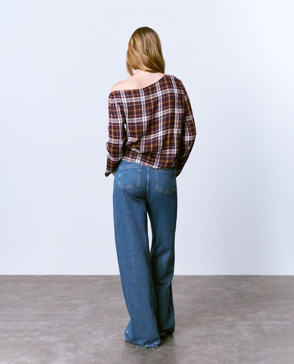 Blusa Assimétrica aos Quadrados Grená-2