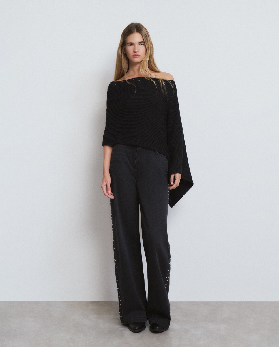 Jeans com Corte a Direito com Tachas Preto-1