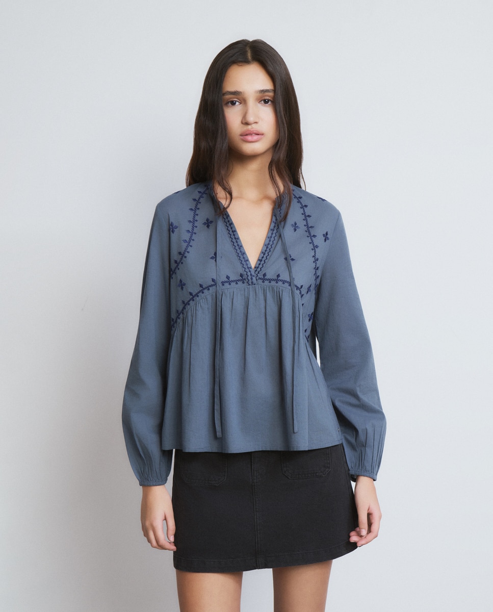 Imagem 0 de Blusa com Bordados