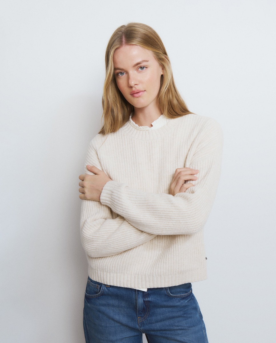 Imagem 0 de Camisola Básica com Detalhe de Gola