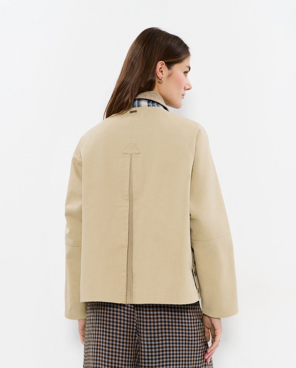 Casaco Encerado com Lapelas Pedra-2