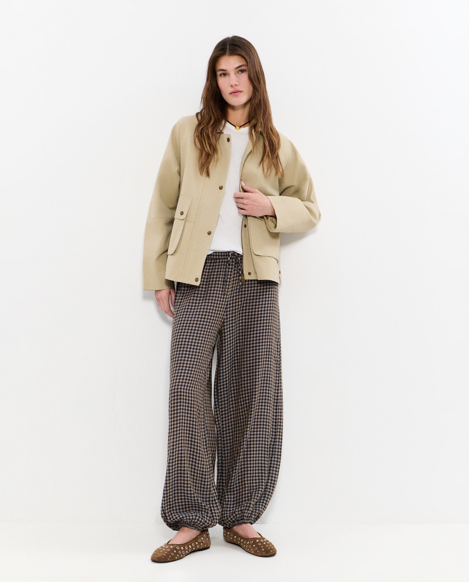 Casaco Encerado com Lapelas Pedra-3