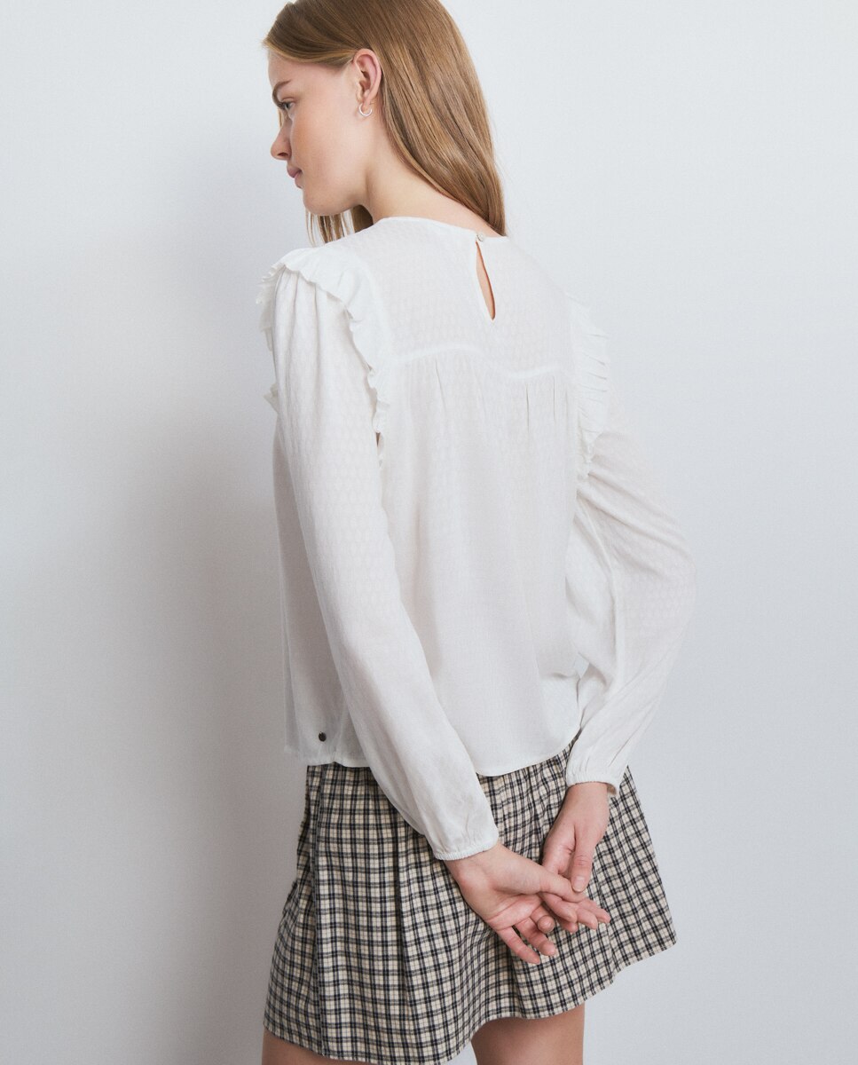 Blusa com Folhos e Tachas Branco-2